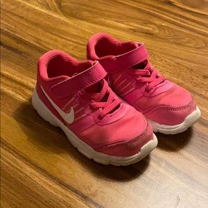 Nike Girls Pink Sneakers 8